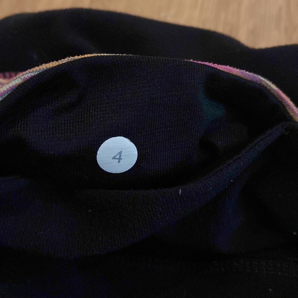 Grove top lululemon pants - Picture 6 of 6